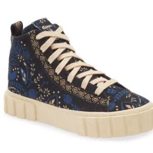 ⭐️Farm Rio Blue Macaw High Top Flatform Sneakers ⭐️ 8.5